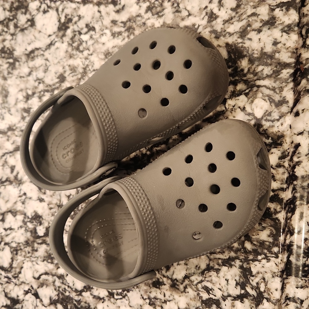 Boys size C11 Crocs , slate gray!